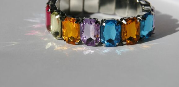 Le bracelet coloré pour femme : un accessoire tendance !